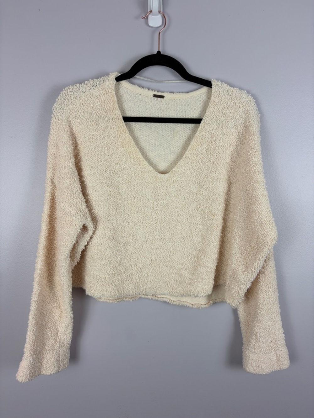 Free People Cream Fuzzy Knit Cropped Sweater V-Neck Cozy Pullover Medium - Picture 3 of 14